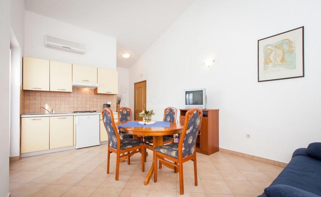 Apartments Hrvatin 罗维尼 外观 照片